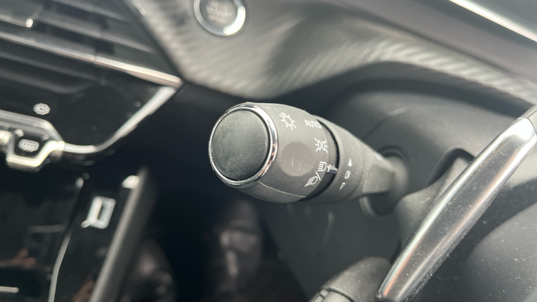 Peugeot 208 1.2 PureTech 100 Allure 5dr EAT8 Petrol Hatchback